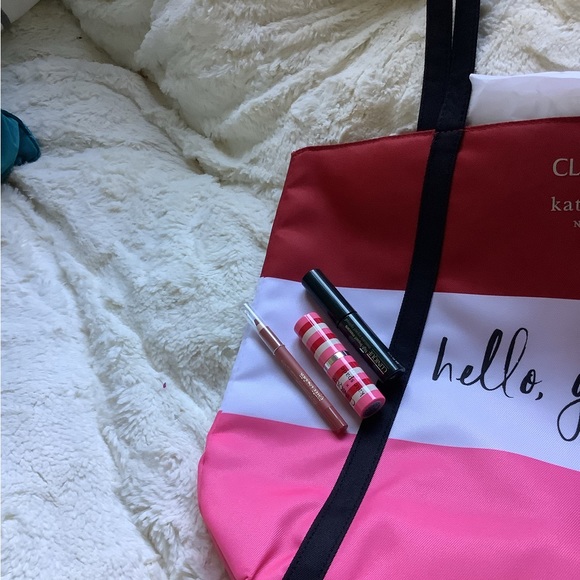 Clinique New Tote Bag, Makeup Bag, Mascara Lip Liner & Lipstick - Picture 8 of 11